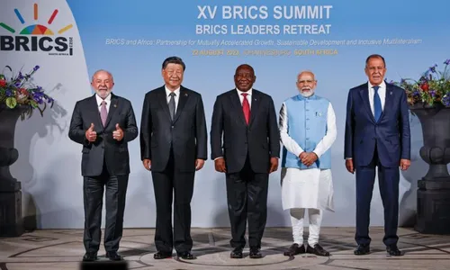 
          Imagem ilustrativa da imagem Brics amplia bloco e convida seis países; Argentina e Irã farão parte do grupo
          