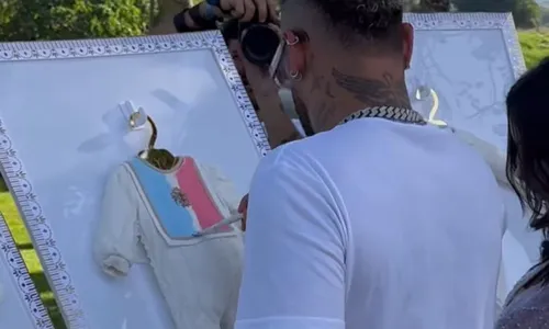 
          Imagem ilustrativa da imagem Bruna Biancardi e Neymar revelam sexo de bebê
          