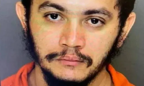 
          Imagem ilustrativa da imagem Busca por brasileiro foragido nos EUA usa gravação da mãe pedindo que ele se renda
          