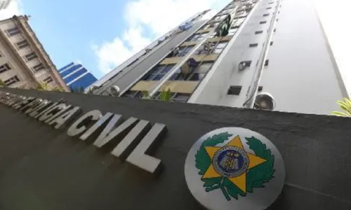 
          Imagem ilustrativa da imagem Busca por quadrilha do "Pix" acusada de sequestro e extorsão de R$ 600 mil no RJ
          