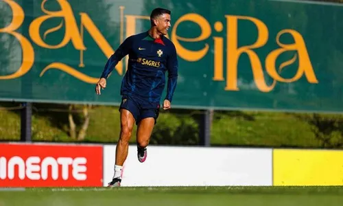 
          Imagem ilustrativa da imagem CR7 bate recorde por maior remuneração em uma temporada na história
          