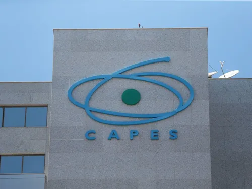 
          Imagem ilustrativa da imagem Capes libera acúmulo de emprego e bolsas na pós-graduação
          