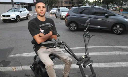 
          Imagem ilustrativa da imagem Carteira para pilotar moto elétrica custa mais de R$ 2 mil
          