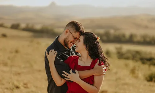 
          Imagem ilustrativa da imagem Casais devem valorizar o romantismo contra a rotina
          