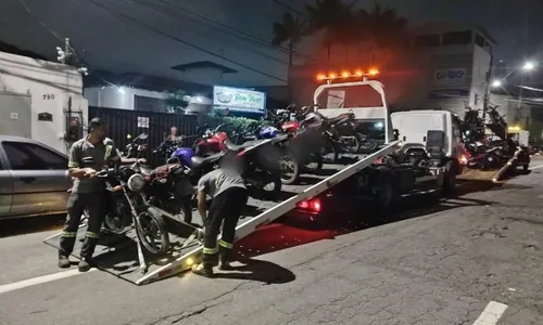 
          Imagem ilustrativa da imagem Choque de ordem acaba com baderna e apreende 28 motos
          