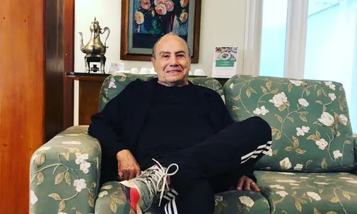 
          Imagem ilustrativa da imagem Cirurgiã de harmonização de Stênio culpa 'luz da TV' por 'distorção'
          