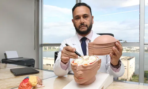 
          Imagem ilustrativa da imagem Cirurgias no cérebro reduzem efeitos do Parkinson em pacientes no ES
          