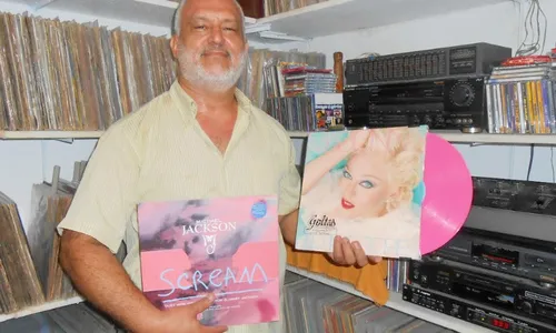 
          Imagem ilustrativa da imagem Colecionador tem até disco raro achado no lixo
          