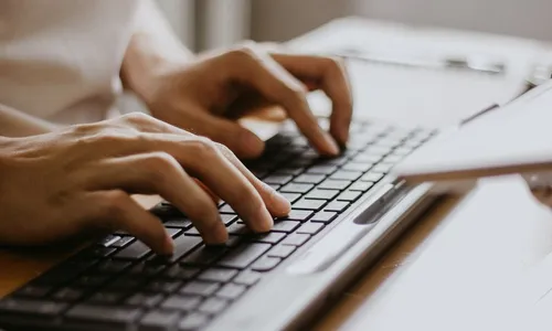 
          Imagem ilustrativa da imagem Comentários na internet e seu emprego em risco
          