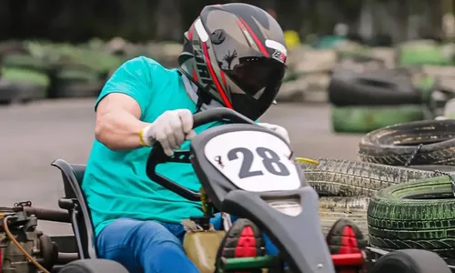 
          Imagem ilustrativa da imagem Competição de kart em Jardim Camburi arrecada 200 cestas básicas para doação
          