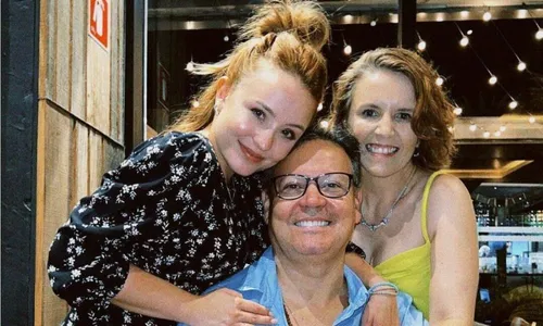 
          Imagem ilustrativa da imagem Comprador desiste da mansão de Larissa Manoela após briga familiar
          