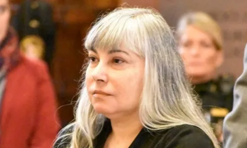 
          Imagem ilustrativa da imagem Congresso aprova projeto que libera dupla cidadania
          