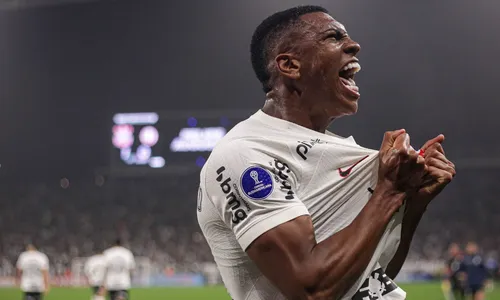 
          Imagem ilustrativa da imagem Corinthians aproveita expulsão, bate Universitario e fica perto das oitavas
          