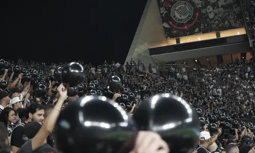 
          Imagem ilustrativa da imagem Corinthians faz minuto de silêncio para torcedores vítimas de acidente
          