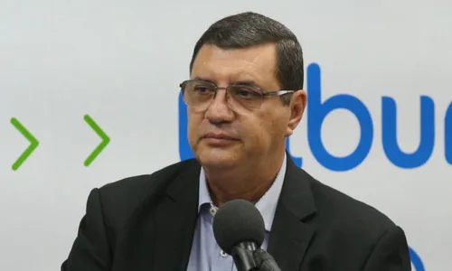 
          Imagem ilustrativa da imagem Coronel do ES lança livro sobre história da PM
          