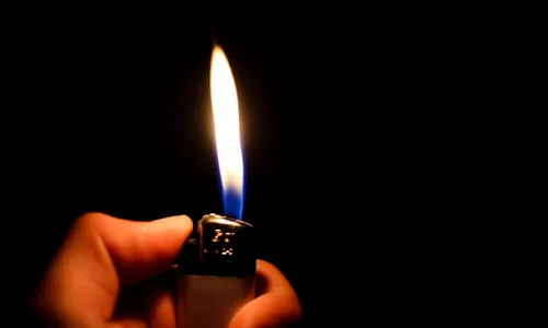 
          Imagem ilustrativa da imagem Criança morre e outra fica ferida após brincarem com isqueiro em casa de MG
          