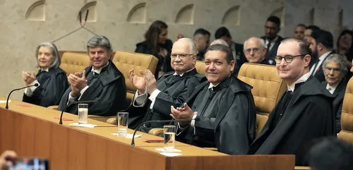 
          Imagem ilustrativa da imagem Cristiano Zanin toma posse como ministro do STF
          