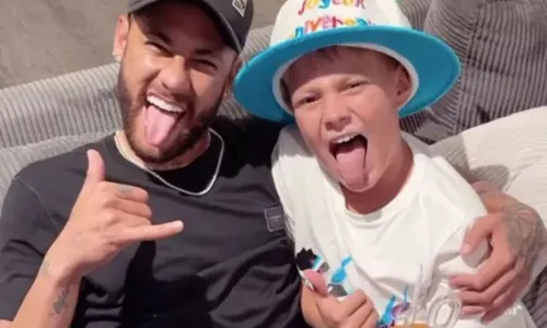 
          Imagem ilustrativa da imagem Davi Lucca emociona a web ao escrever mensagem para o pai, Neymar Jr
          