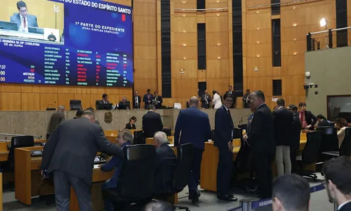 
          Imagem ilustrativa da imagem Deputados mantêm veto à posse de armas do Estado para militares da reserva
          