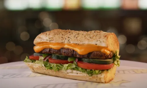 
          Imagem ilustrativa da imagem Dez mil mudam de nome por sanduíches de graça nos EUA
          