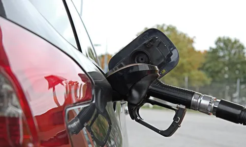 
          Imagem ilustrativa da imagem Diesel segue em alta nos postos às vésperas de aumento de imposto
          