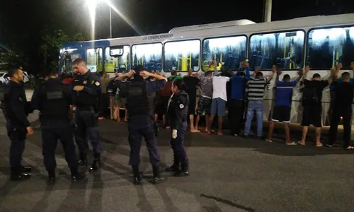 
          Imagem ilustrativa da imagem Drogas e até Viagra encontrados com detentos que saíam para trabalhar no ES
          