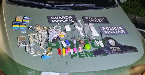 
          Imagem ilustrativa da imagem Drogas e até Viagra encontrados com detentos que saíam para trabalhar no ES
          