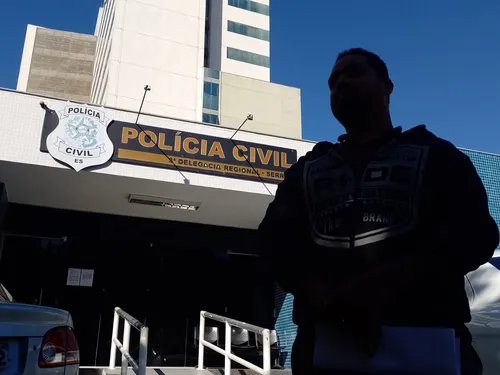 
          Imagem ilustrativa da imagem Dupla rouba carro e bate em poste ao fugir da polícia no ES. Veja vídeo
          