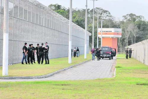 
          Imagem ilustrativa da imagem ES abre inscrições para concurso com 600 vagas e salário de até R$ 3,8 mil
          