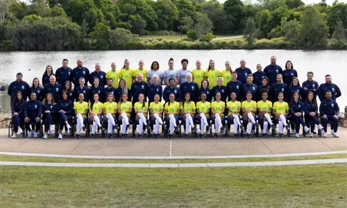 
          Imagem ilustrativa da imagem Em meio a treinos, seleção feminina faz foto oficial da Copa do Mundo
          