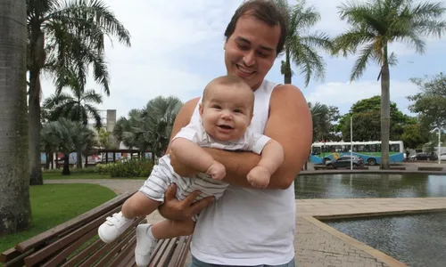 
          Imagem ilustrativa da imagem Emoção e desafios dos papais de primeira viagem
          