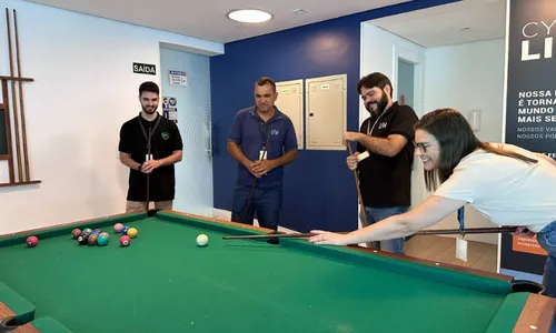 
          Imagem ilustrativa da imagem Empresas dão prêmios e folgas extras para atrair jovens talentos
          