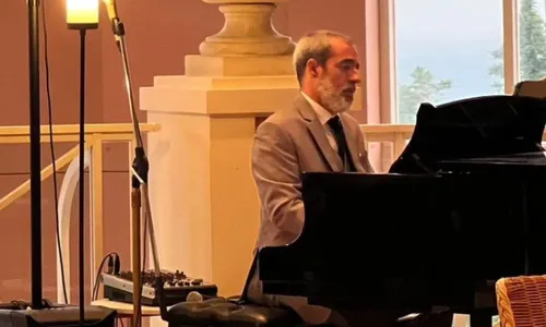 
          Imagem ilustrativa da imagem Entre temores e elogios, inteligência artificial avança em assessorias
          