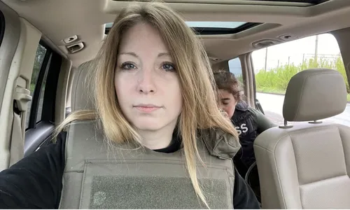 
          Imagem ilustrativa da imagem Escritora ucraniana Victoria Amelina morre em ataque russo a restaurante
          