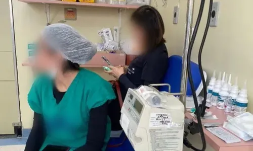 
          Imagem ilustrativa da imagem Estudante de medicina é fotografada com vape em hospital e é desligada
          