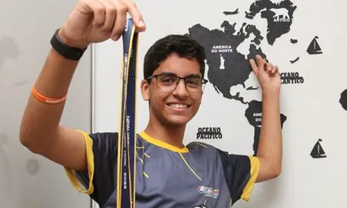 
          Imagem ilustrativa da imagem Estudante do ES de 17 anos tem coleção de 48 prêmios
          