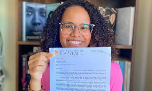 
          Imagem ilustrativa da imagem Ex-aluna da rede pública é aprovada em 9 universidades
          