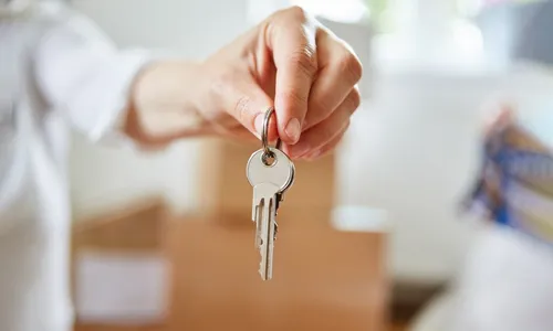 
          Imagem ilustrativa da imagem Ex-inquilino é condenado a pagar indenização por danos em imóvel no ES
          