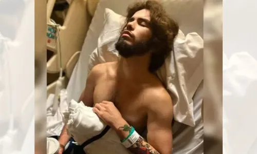 
          Imagem ilustrativa da imagem FOTO | Lutador de 20 anos posta foto do pulmão após uso de vape
          