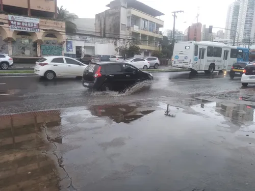 
          Imagem ilustrativa da imagem FOTOS E VÍDEOS | Grande Vitória registra pontos de alagamentos desta segunda
          