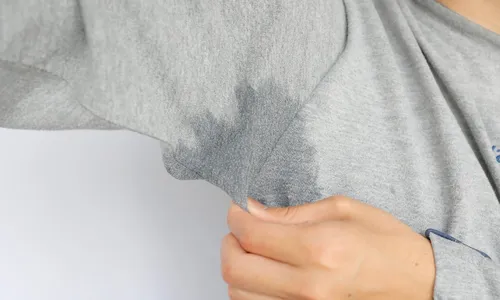 
          Imagem ilustrativa da imagem Fala, Doutora: Alimentos podem causar mau cheiro nas axilas
          