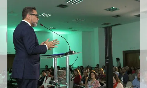 
          Imagem ilustrativa da imagem Famílias pedem ajuda a psiquiatras contra efeitos do bullying
          