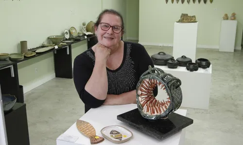 
          Imagem ilustrativa da imagem “Fazer arte com as mãos é maravilhoso”, diz artista plástica
          