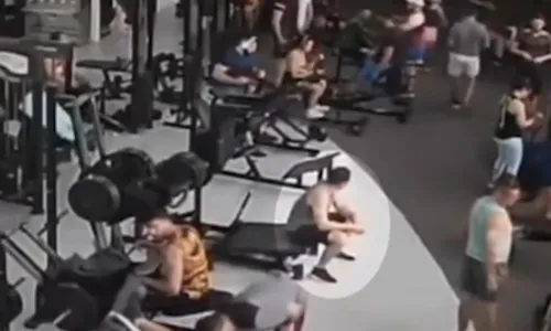 
          Imagem ilustrativa da imagem Ferido em academia consegue sentar, mas continua paraplégico após cirurgia
          