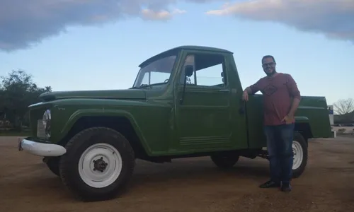 
          Imagem ilustrativa da imagem Festa com mais de 400 carros antigos nas montanhas
          