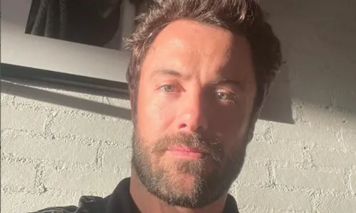 
          Imagem ilustrativa da imagem "Fico pensando no filhinho dele, sou pai também", diz homem que atropelou Kayky
          