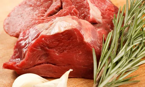 
          Imagem ilustrativa da imagem Filé-mignon fica 17% mais barato e é carne com maior queda de preço no ano
          