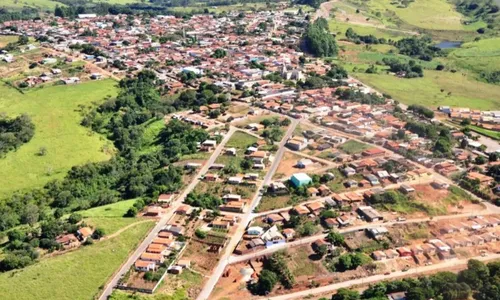 
          Imagem ilustrativa da imagem Filha encontra corpo da mãe carbonizado ao ajudar a combater incêndio em GO
          