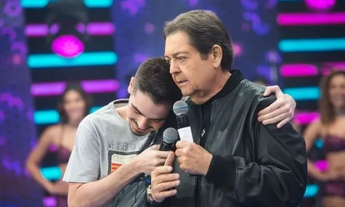 
          Imagem ilustrativa da imagem Filho de Faustão diz que pai, que espera por transplante de coração, está bem
          