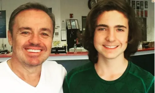 
          Imagem ilustrativa da imagem Filho de Gugu posta foto e imagem viraliza por causa de seus pés
          